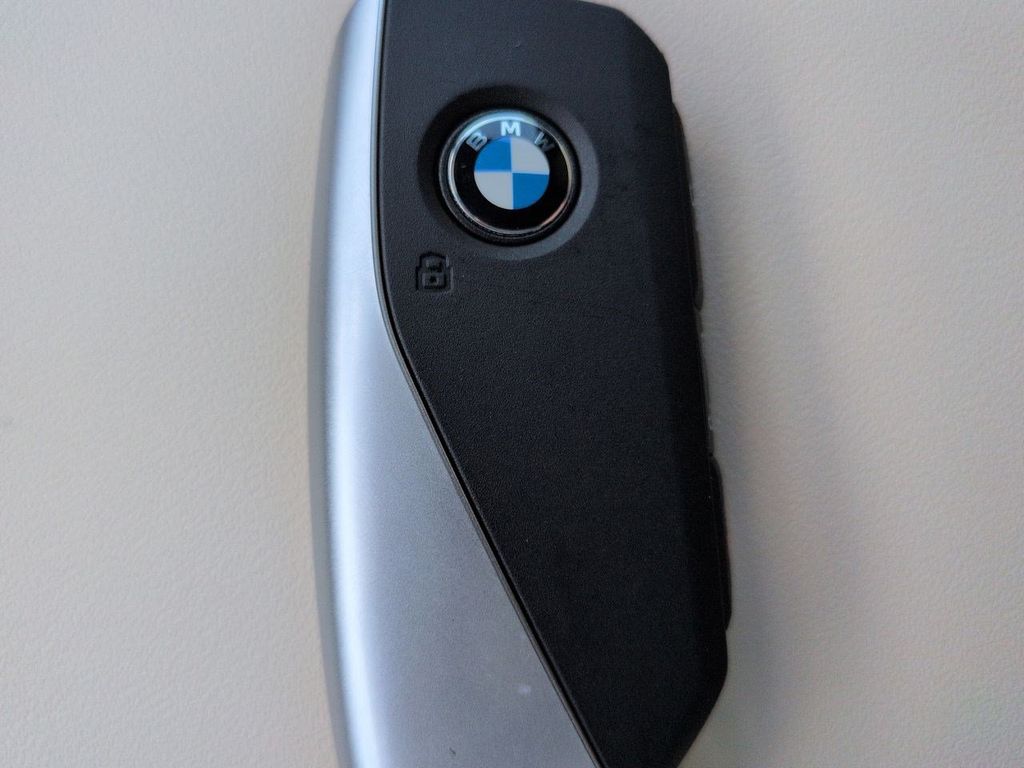 New 2026 White BMW 30 xDrive image 30
