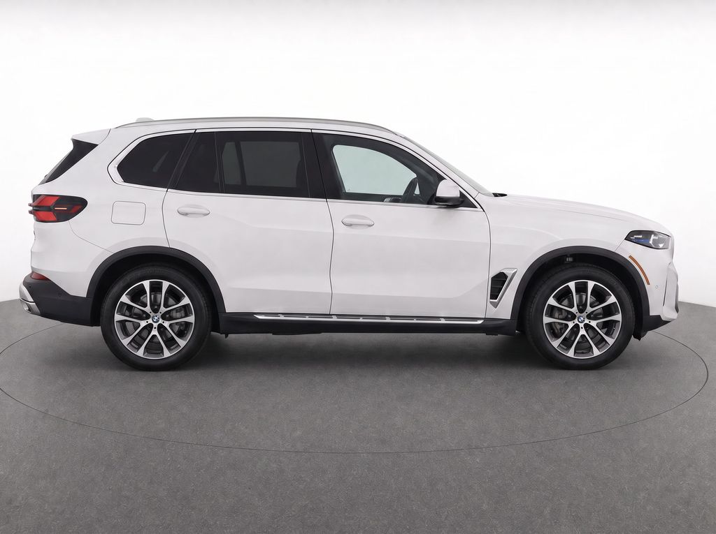 Thumbnail: 2024 BMW X5 - 2