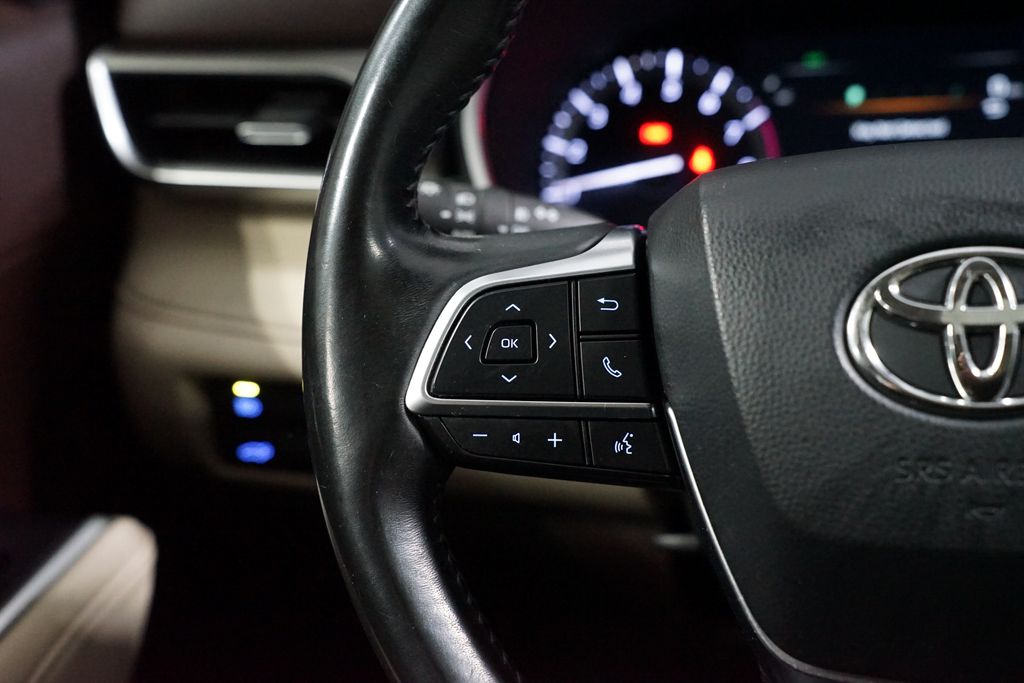 Thumbnail: 2020 Toyota Highlander - 14