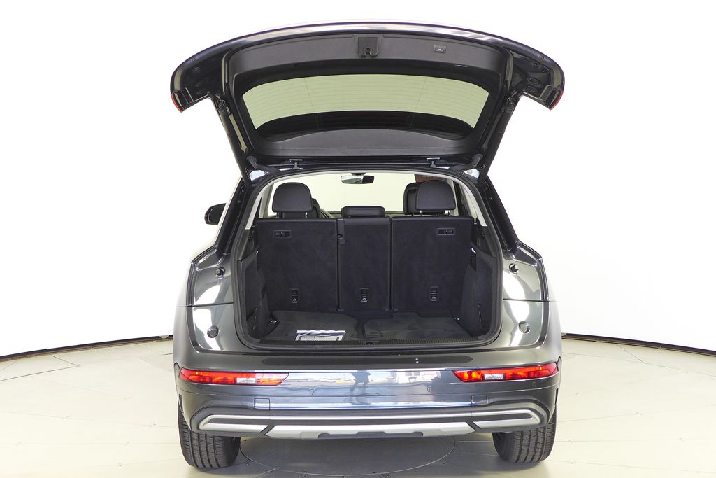 Thumbnail: 2023 Audi Q5 - 10