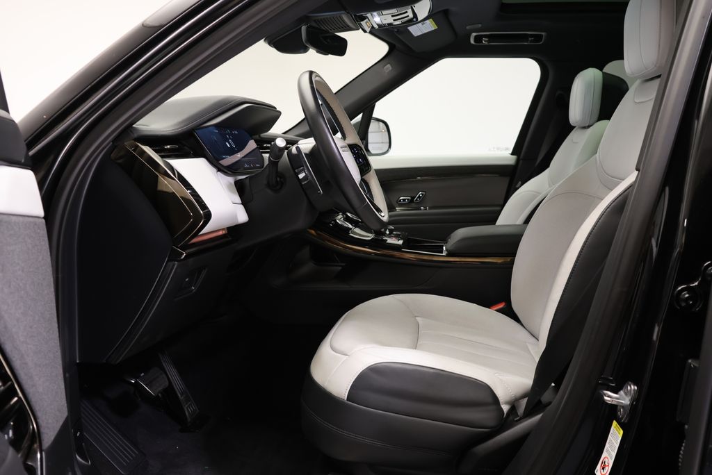 Thumbnail: 2023 Land Rover Range Rover Sport - 30
