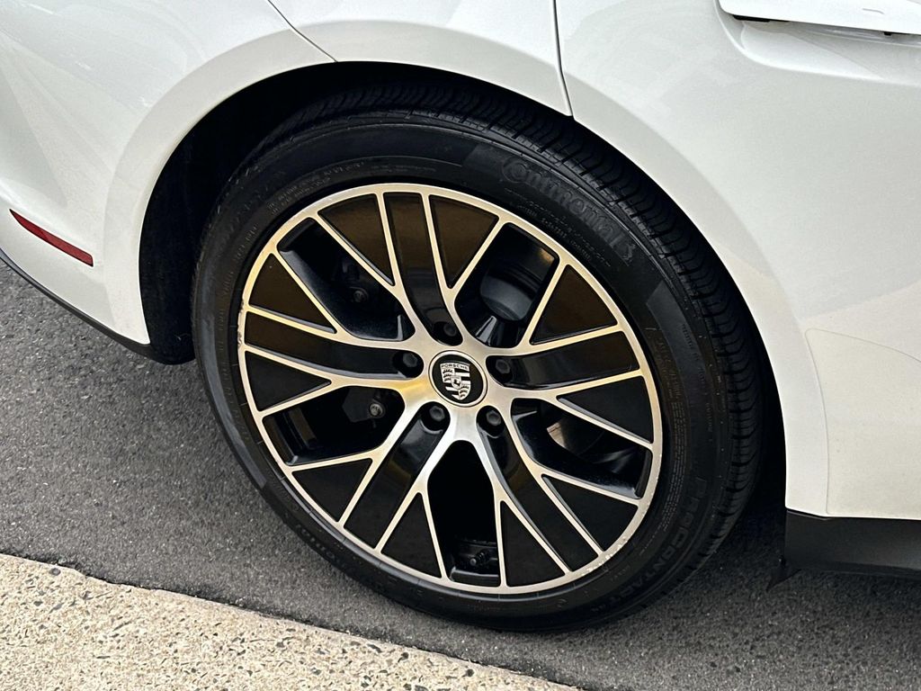 Thumbnail: 2021 Porsche Taycan - 17