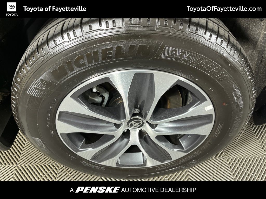 Thumbnail: 2023 Toyota Highlander - 17