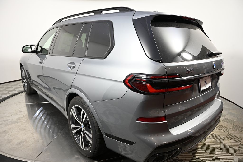 2025 BMW X7 M60i 3