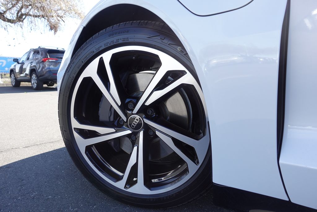 Used 2024  Audi Premium Plus image 8