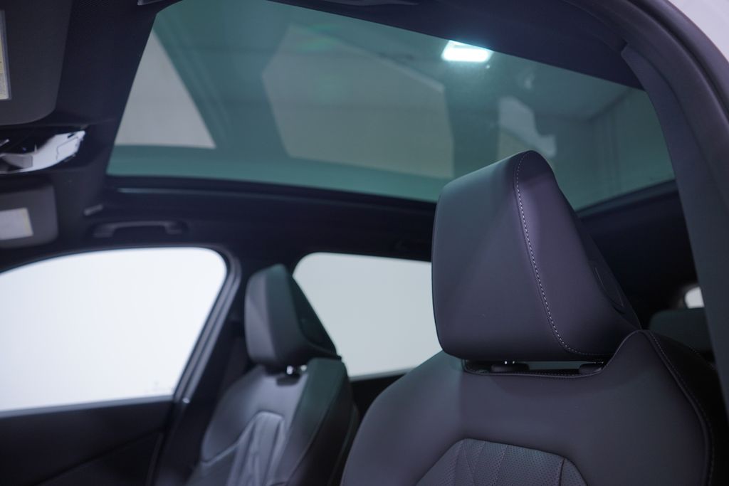 Thumbnail: 2026 BMW X3 - 8