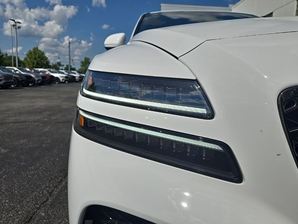 Thumbnail: 2025 Genesis GV80 - 12