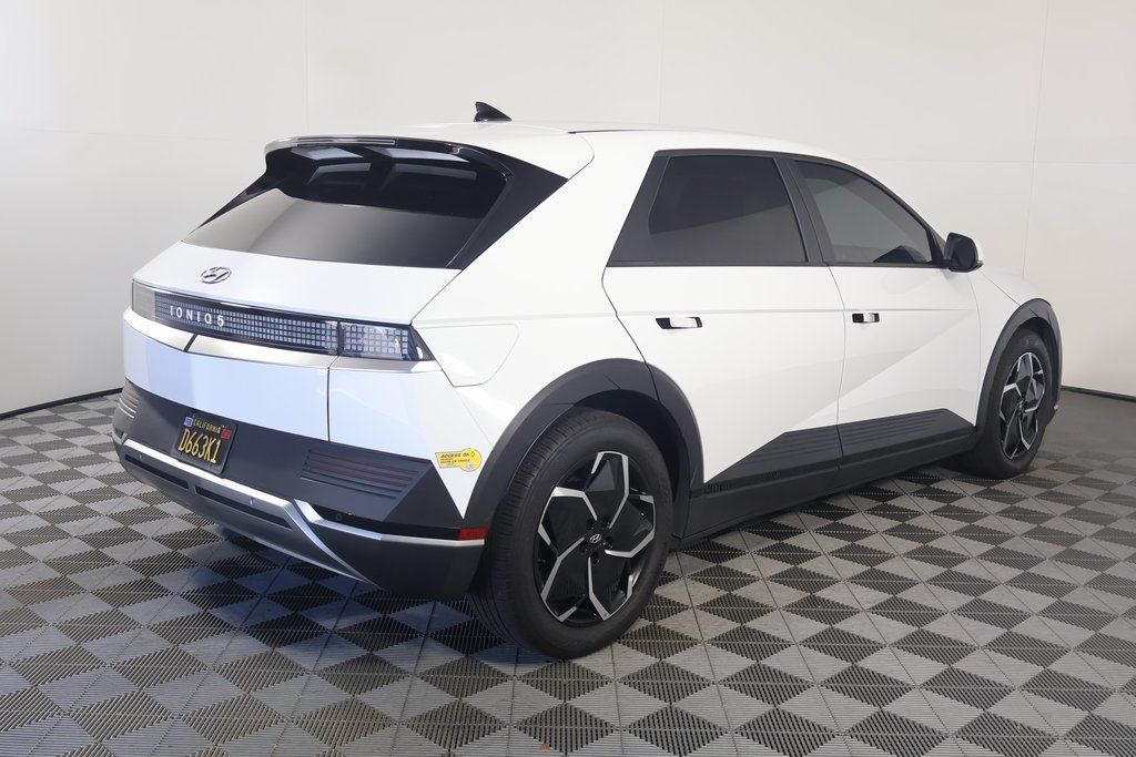 Thumbnail: 2022 Hyundai Ioniq 5 - 4