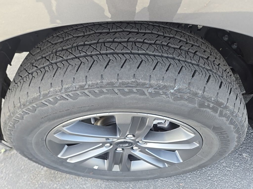 Used 2023 Gray Ford XLT image 5