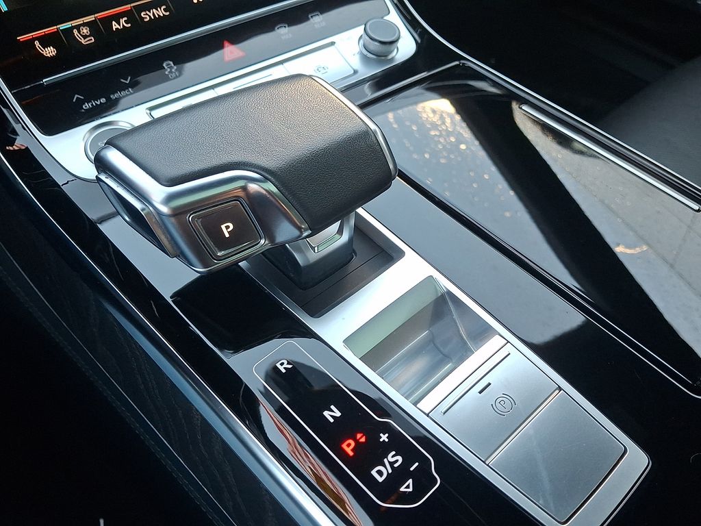 Thumbnail: 2023 Audi A8 - 15