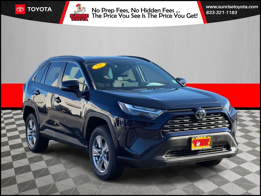 2023 Toyota RAV4 XLE's photo