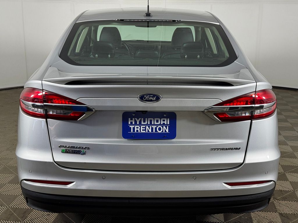 Used 2019 Silver Ford Titanium image 13