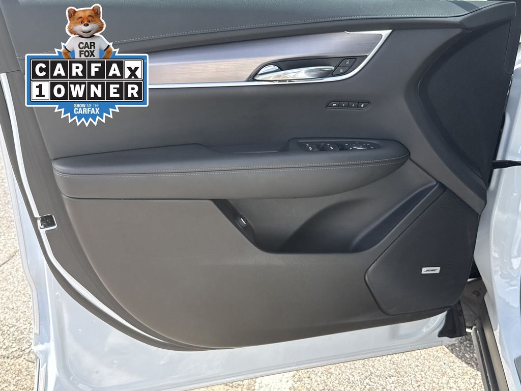 2024 Cadillac XT6 Luxury White at River Oaks CDJR