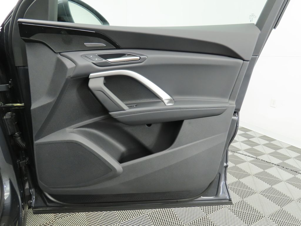 Thumbnail: 2025 Audi Q5 - 27