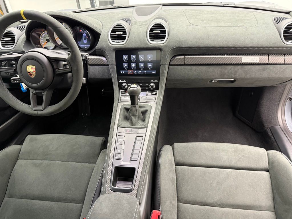 Thumbnail: 2025 Porsche  - 23