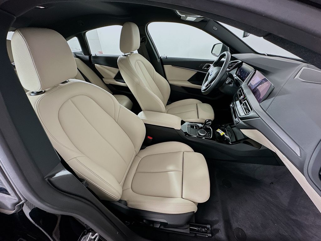Thumbnail: 2024 BMW 2 Series - 28