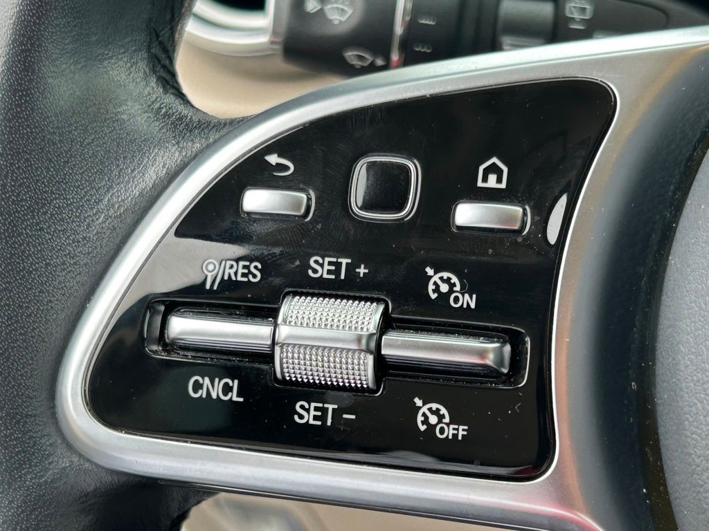 Used 2022  Mercedes-Benz GLC 300 image 20