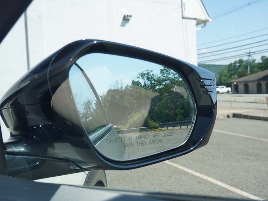 Used 2024 White Kia Wind image 36