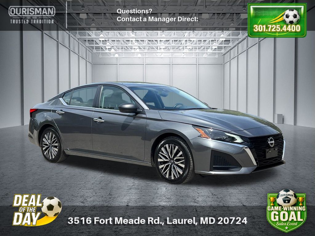 Gray (Gun Metallic) 2025 Nissan Altima Sedan Front-Wheel Drive Continuously Variable Transmission