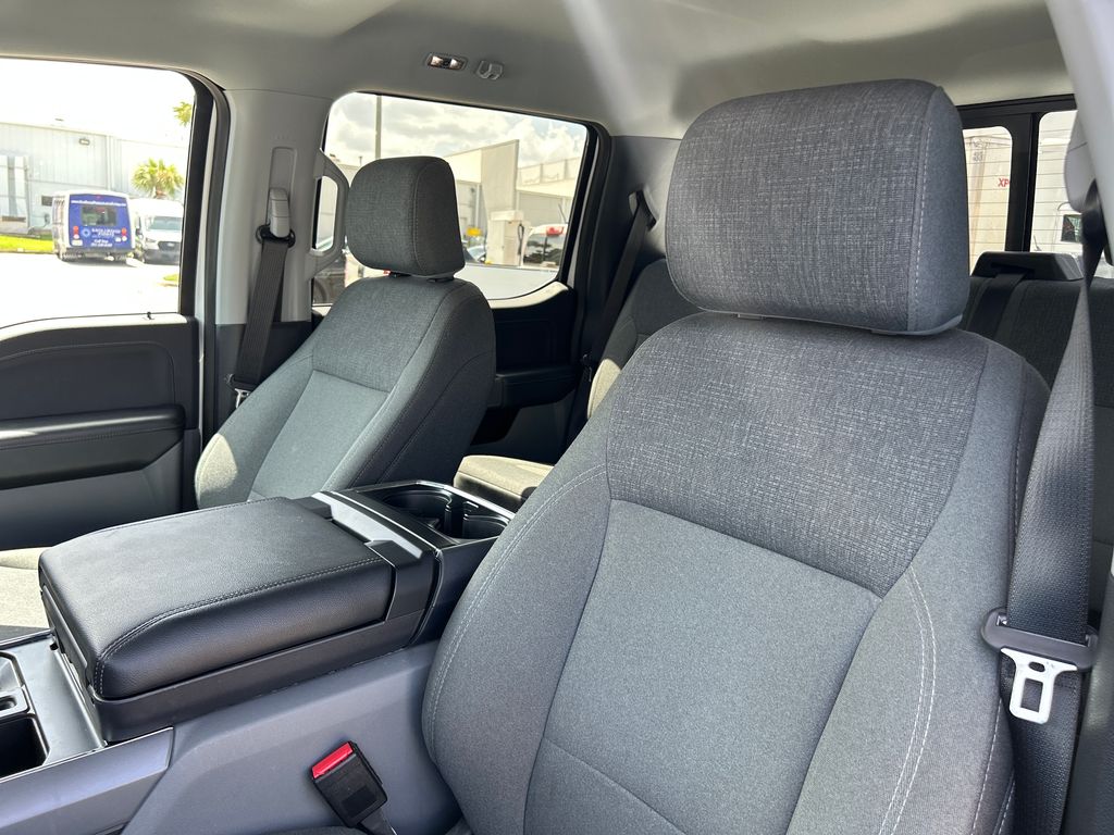 2024 Oxford White Ford F-150 XLT 4X4 Truck