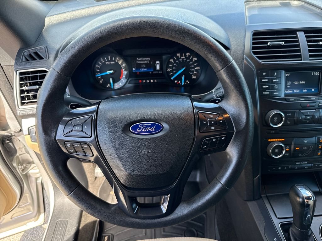 2017 Ford Explorer Base photo 10