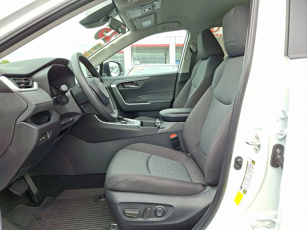 Thumbnail: 2025 Toyota RAV4 - 14