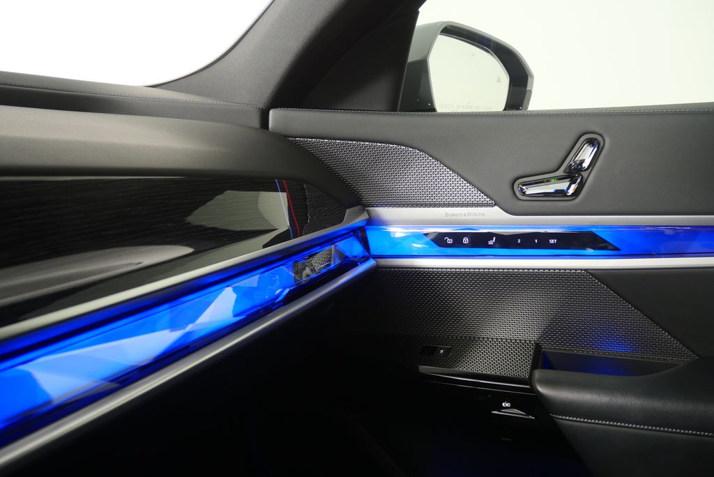 Thumbnail: 2023 BMW 7 Series - 29