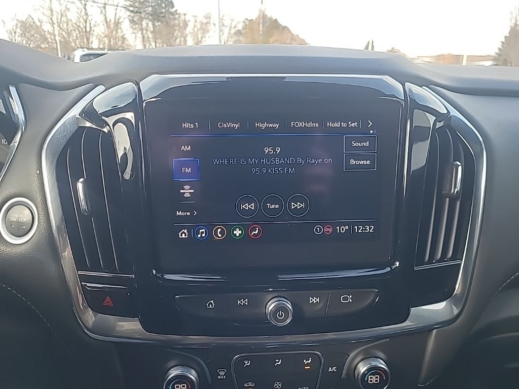 used 2023 Chevrolet Traverse car, priced at $32,811