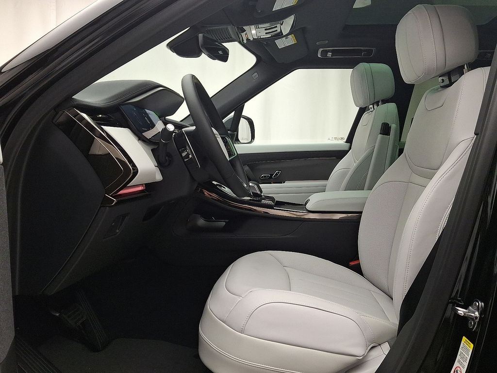 Thumbnail: 2026 Land Rover Range Rover Sport - 10