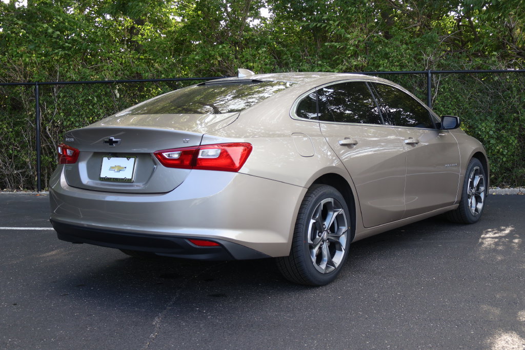 Thumbnail: 2023 Chevrolet Malibu - 9