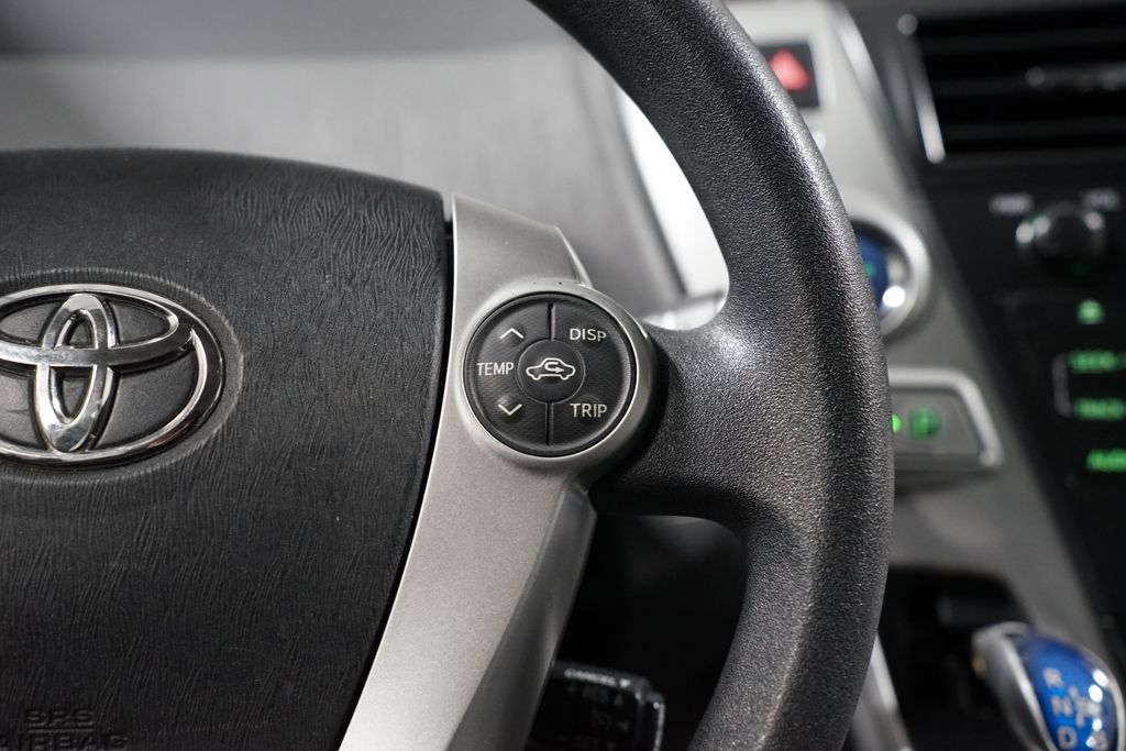 Thumbnail: 2012 Toyota Prius v - 13