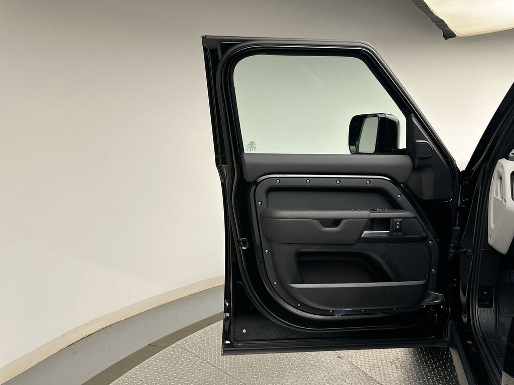 Thumbnail: 2026 Land Rover Defender - 9