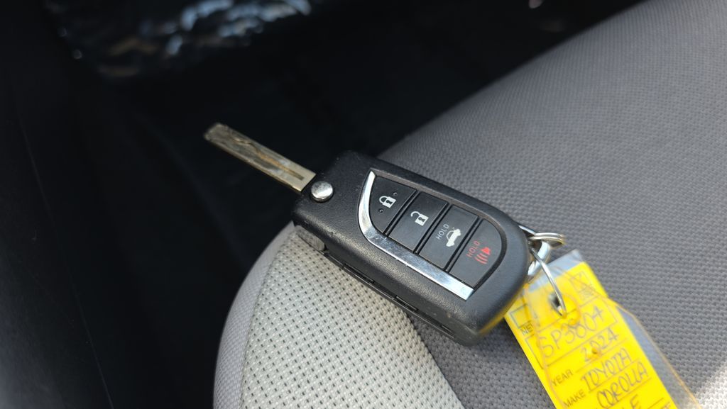 Used 2024  Toyota LE image 29
