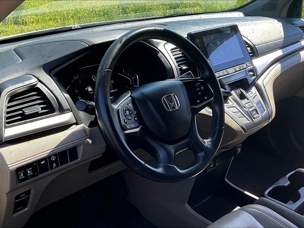 2021 Honda Odyssey — photo 8