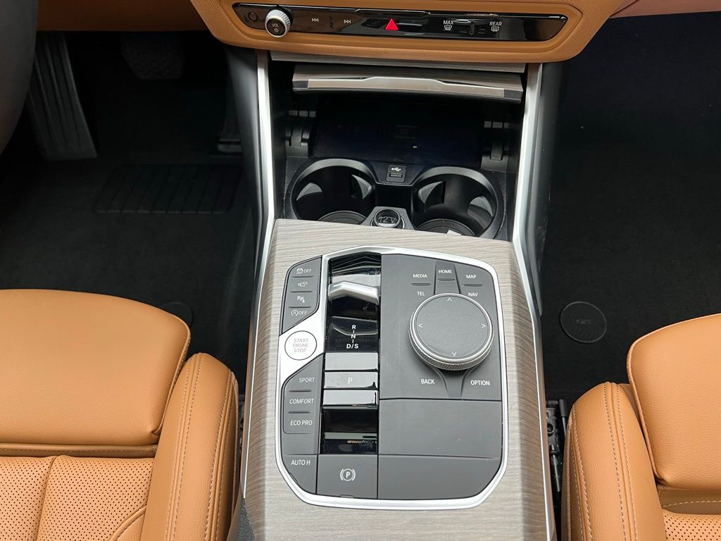Thumbnail: 2025 BMW 3 Series - 12