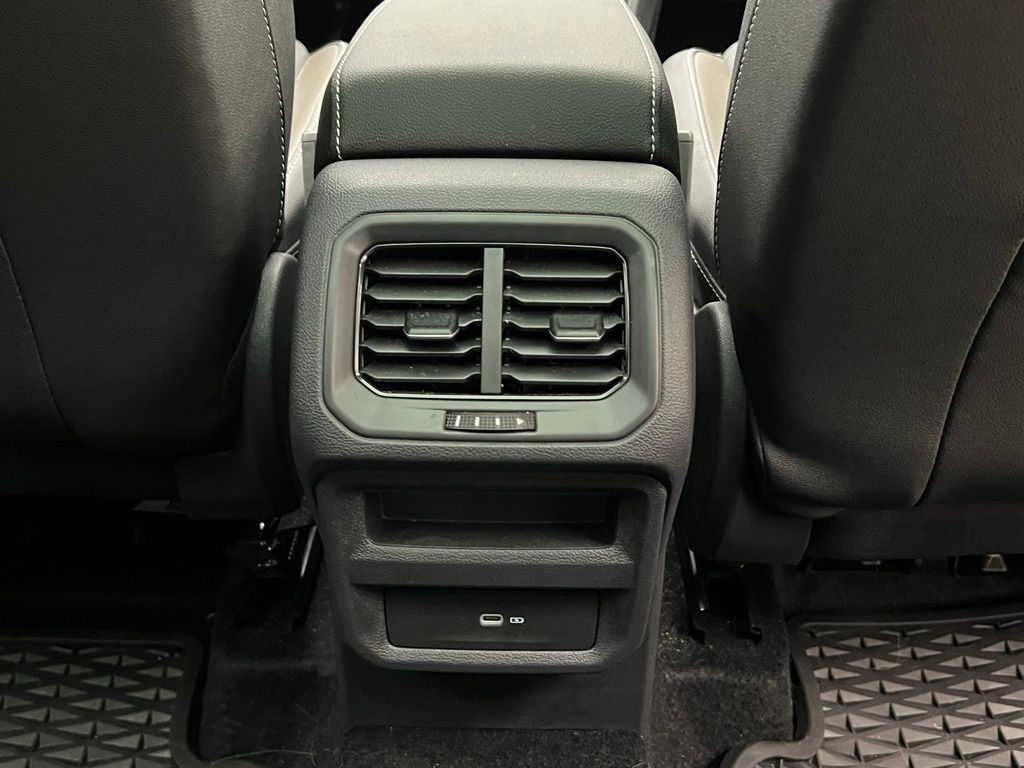 Thumbnail: 2024 Volkswagen Taos - 9