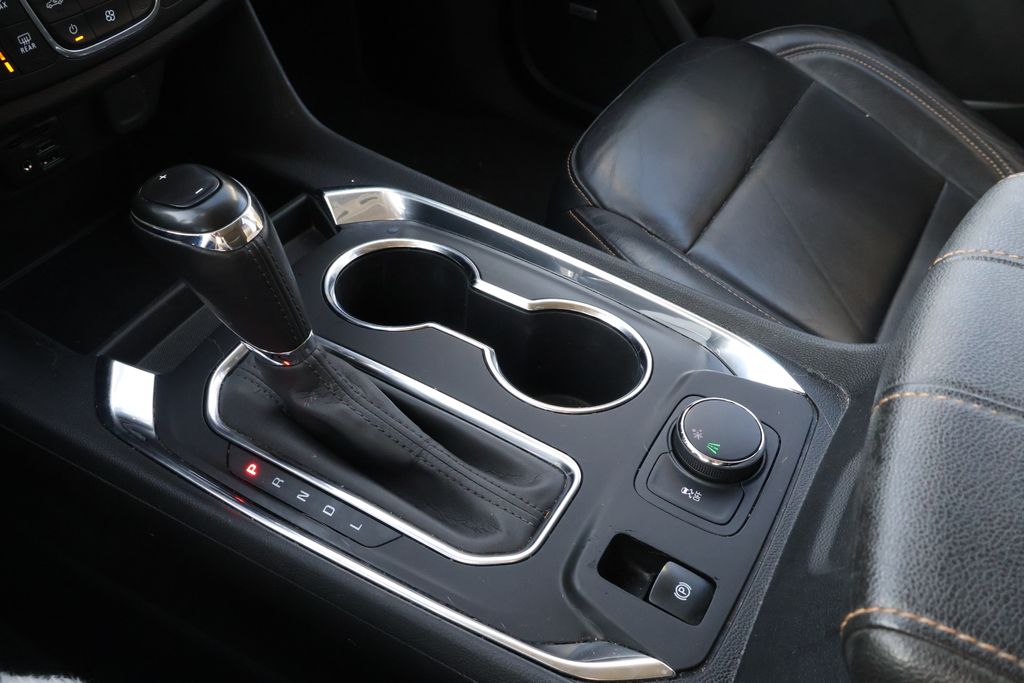 Thumbnail: 2020 Chevrolet Traverse - 28