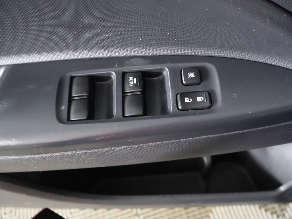 Used 2024 Black Mitsubishi ES image 30