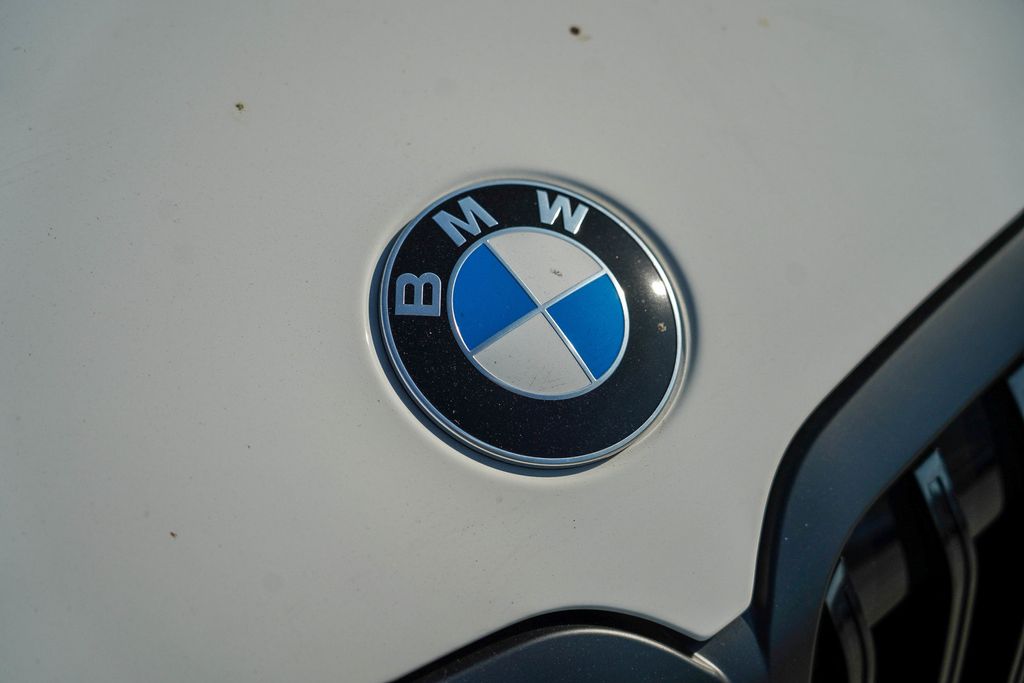 2025 BMW X7 xDrive40i 3