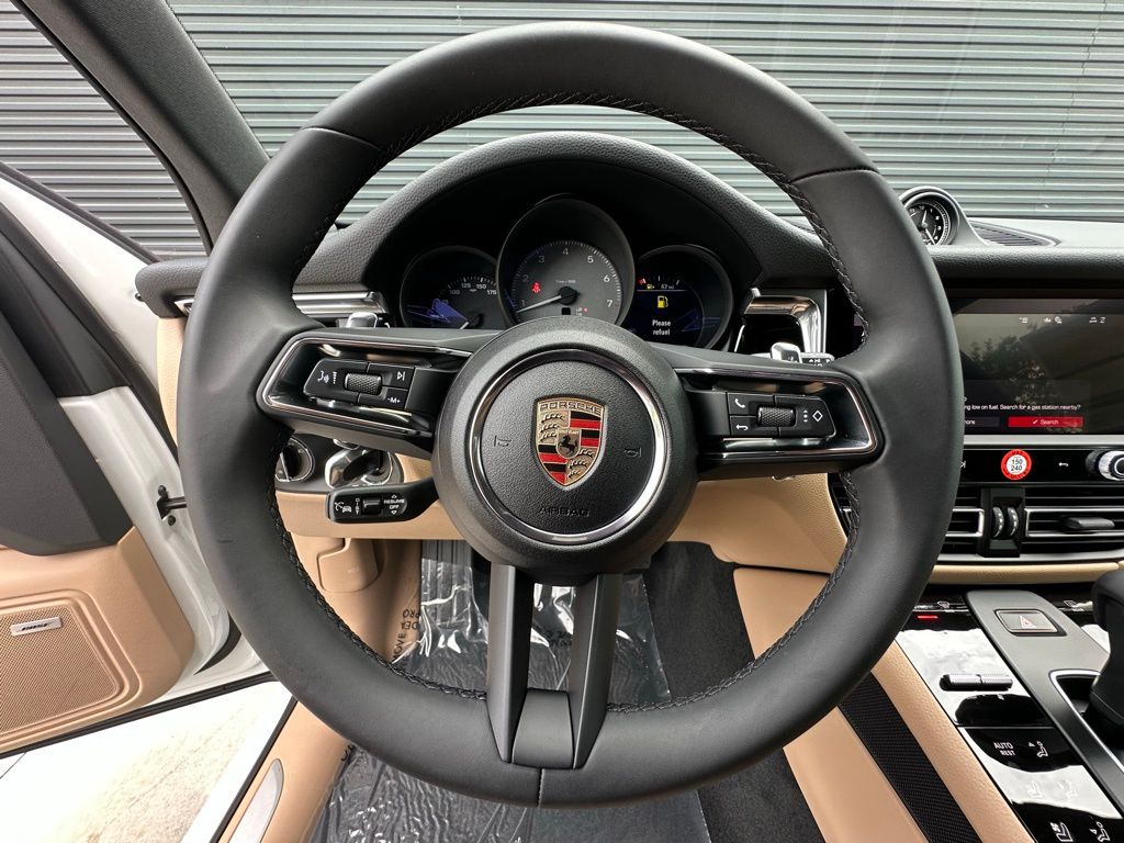 Thumbnail: 2025 Porsche Macan - 19