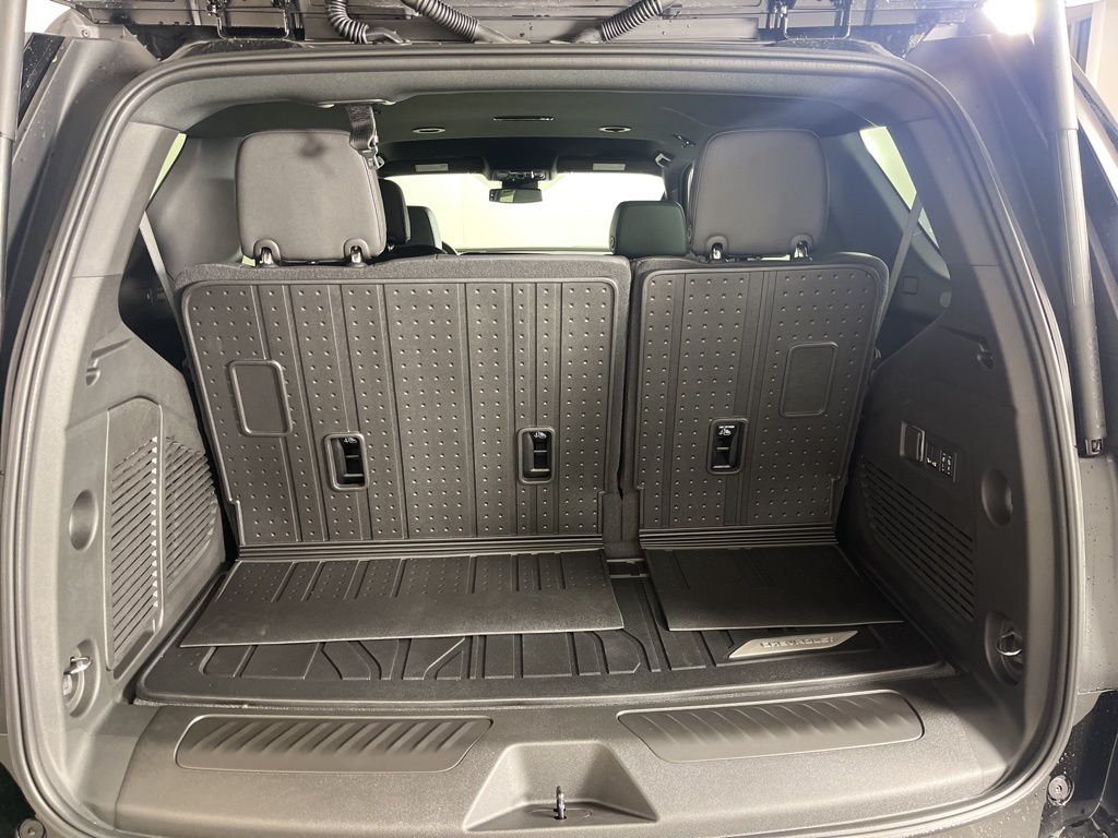 Thumbnail: 2026 Chevrolet Tahoe - 15