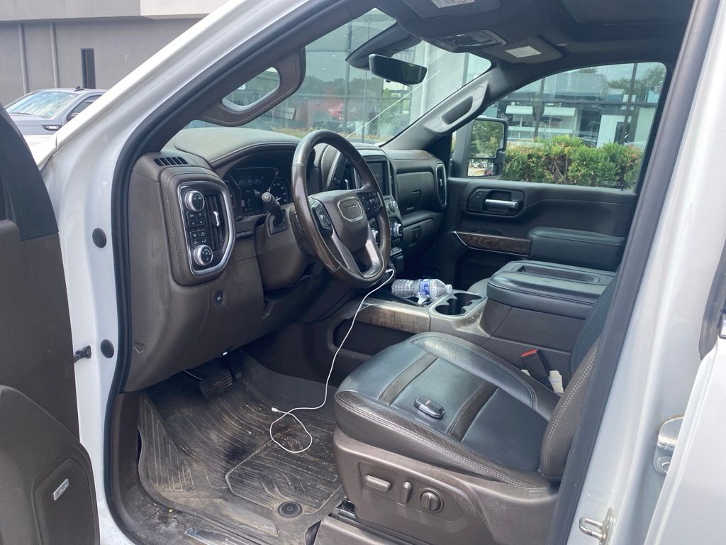 Used 2020 White GMC Denali image 12