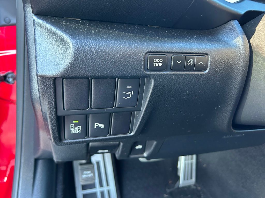 Thumbnail: 2016 Lexus RC - 19