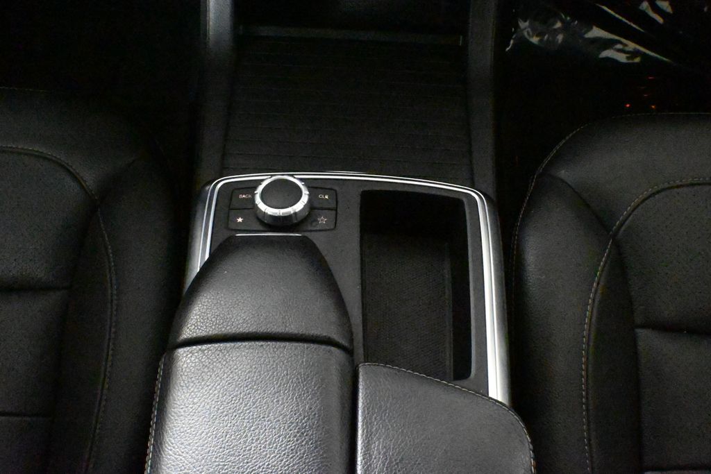 Thumbnail: 2015 Mercedes-Benz M-Class - 25