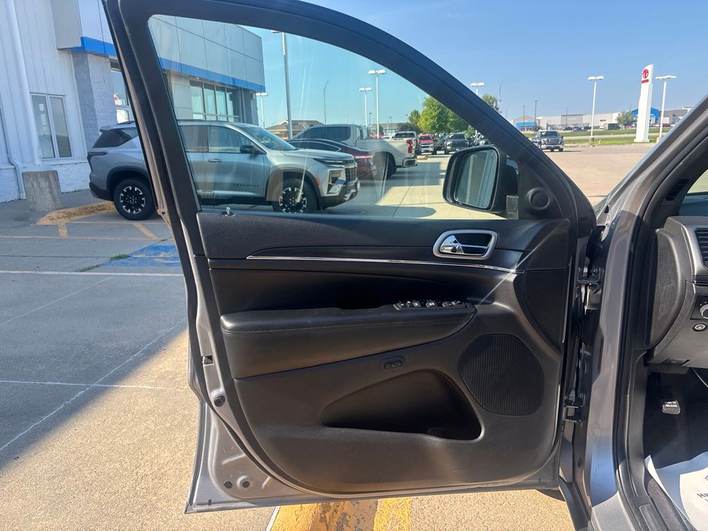 Used 2018 Jeep Grand Cherokee SUV