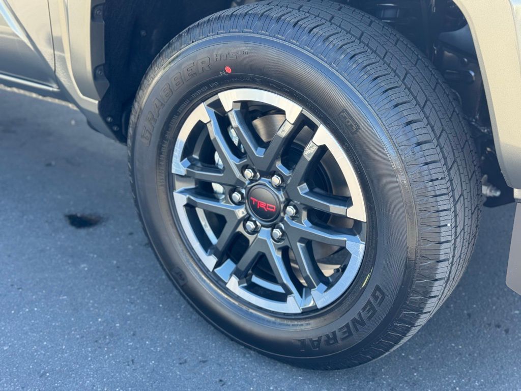2025 Toyota Tacoma TRD Sport Double Cab photo 14