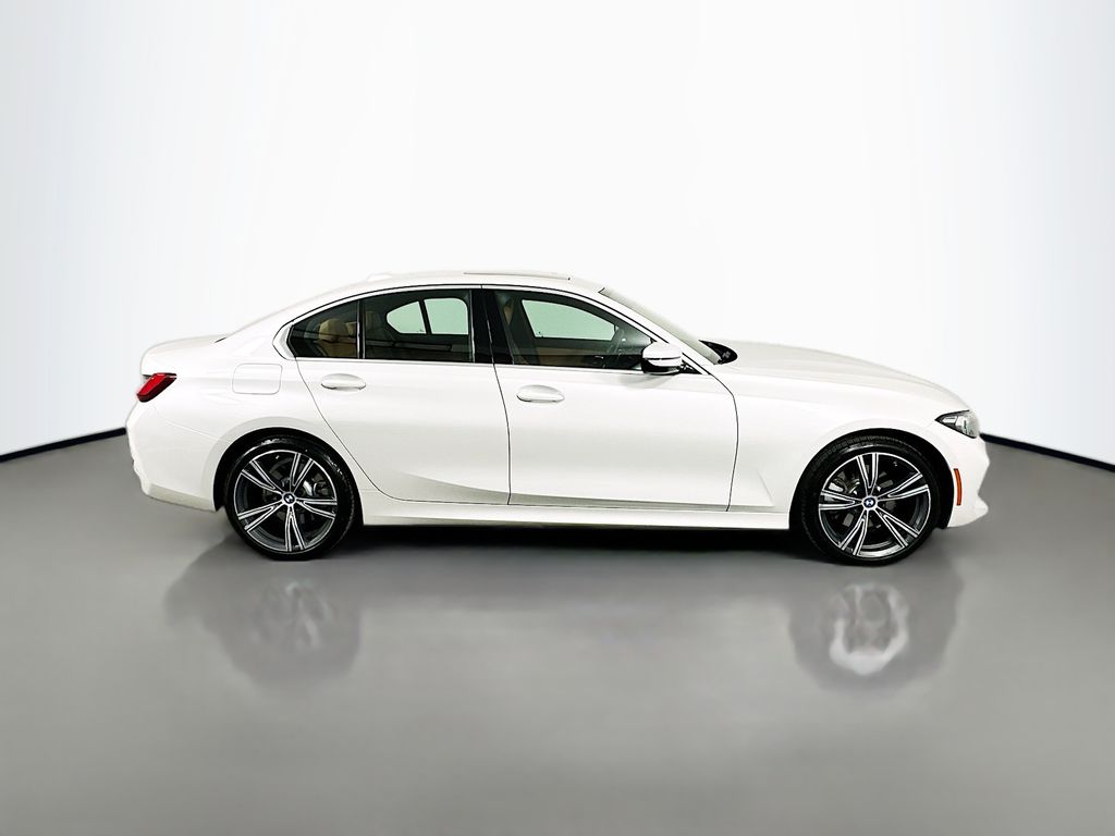 Thumbnail: 2024 BMW 3 Series - 4