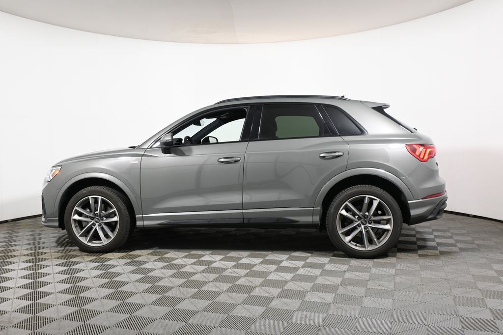Thumbnail: 2025 Audi Q3 - 2