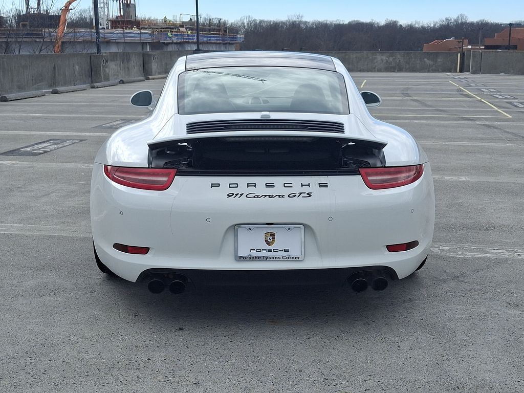 2015 Porsche 911 Carrera S 9