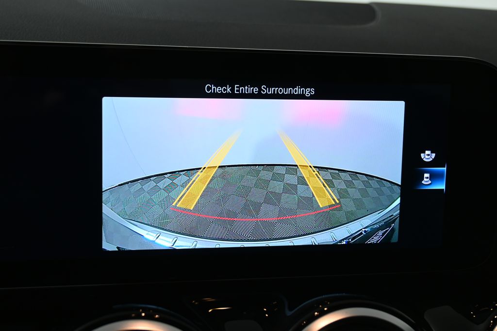 Thumbnail: 2022 Mercedes-Benz GLA - 24